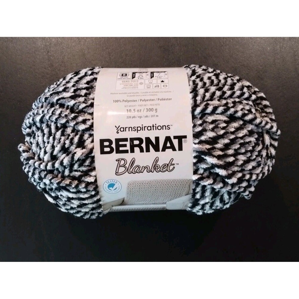 Bernat Blanket Yarn, Inkwell (Black/White), Super Bulky, 10.5oz 220 yds NEW